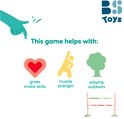 Illustratie: harten voor motoriek, figuur voor spierkracht, boom voor buiten spelen. Houten hordenparcours onderaan.