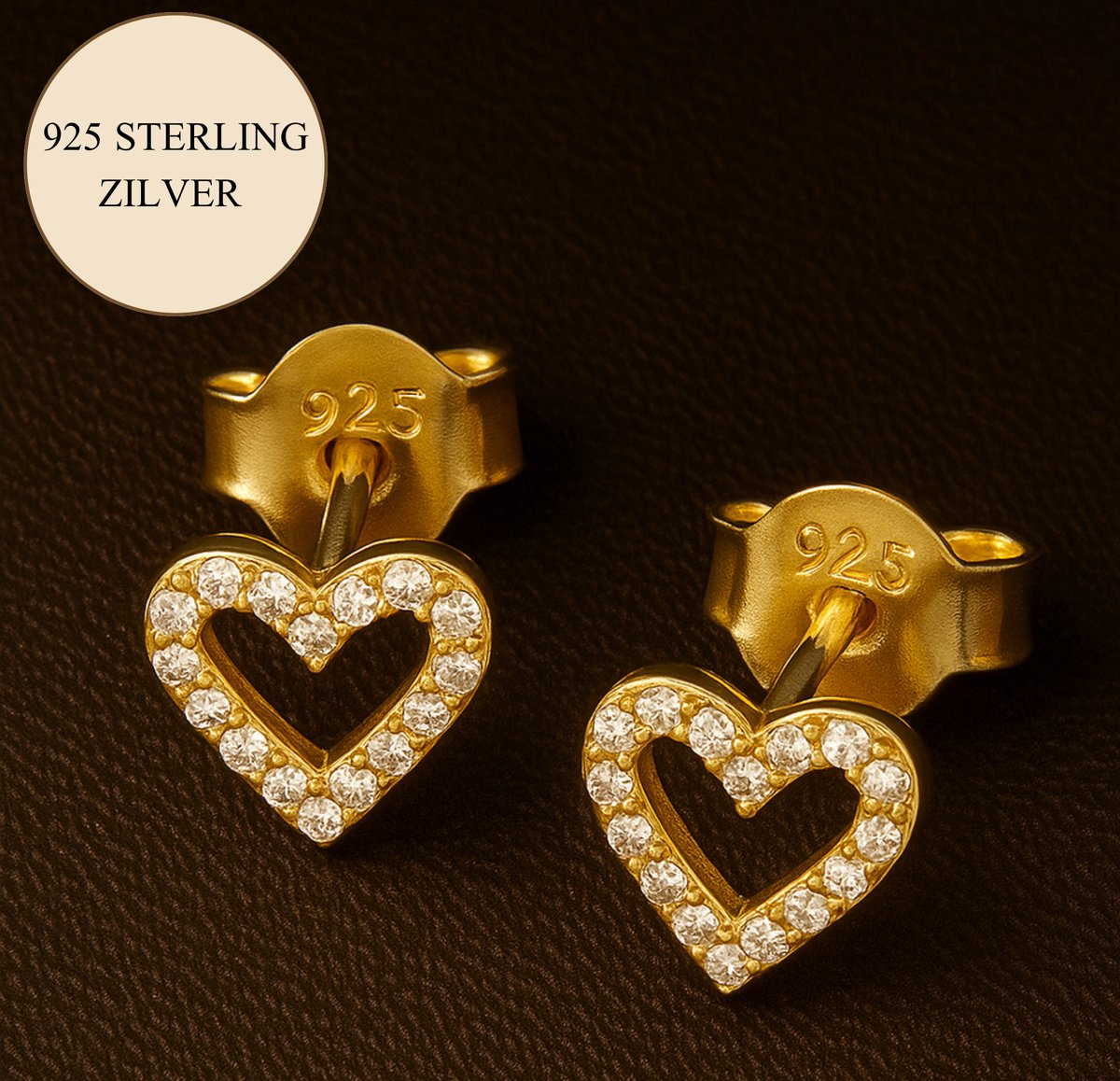 Lundholm Luxe Zilveren Oorknopjes Dames Hart Goud – 925 Sterling Zilver Gold Plated Jewellery – Kleine Zirkonia Hartjes Oorbellen my 6 mm – Verfijnd & Luxe – Cadeau voor Haar – Luxe Geschenkverpakking