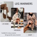 Vrouwen dragen beige beenwarmers thuis, op een reünie en bij het winkelen.
