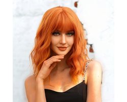 Daity Een 35,56 cm lange, krullende oranje pruik met pony, synthetische pruik, damespruik, geschikt voor dagelijks gebruik of cosplay (oranje).