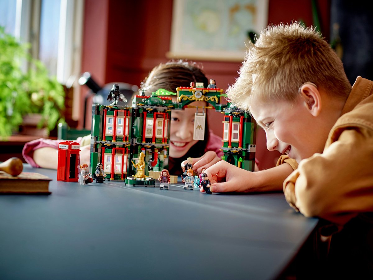 LEGO Harry Potter Het Ministerie van Toverkunst - 76403 — afbeelding 2
