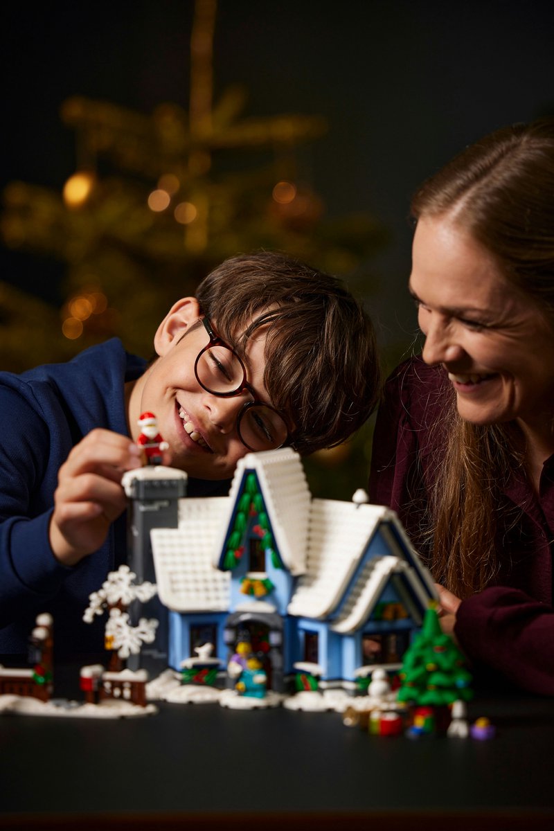 LEGO Bezoek van de Kerstman/ Santa's Visit- 10293 — afbeelding 2