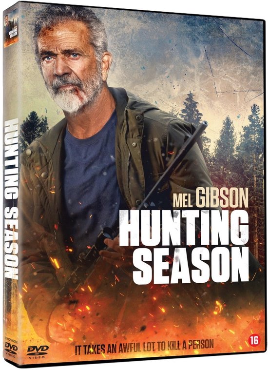 Mel Gibson in "Hunting Season", met geweer, bos achtergrond, vuur
