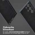 Zwarte lederen telefoonhoes met zachte microvezel voering.