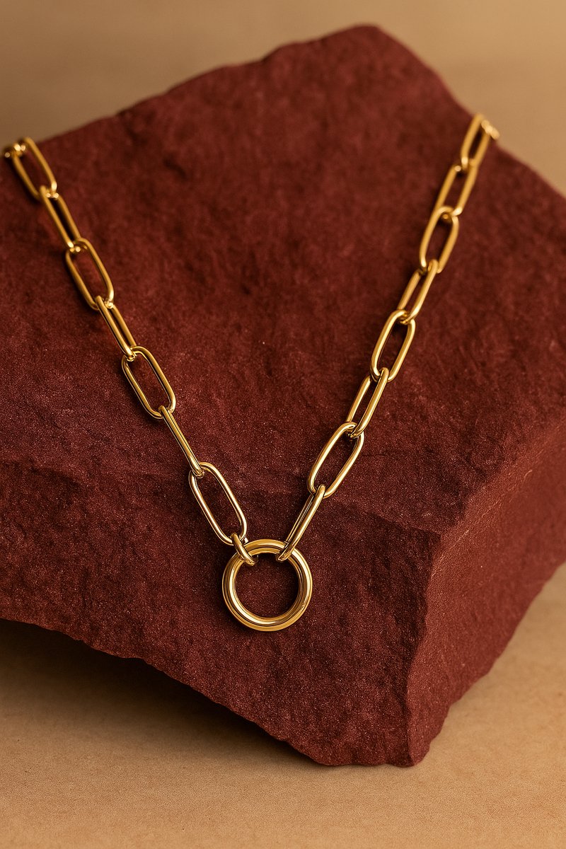 Lundholm Ketting Dames Goudkleurig - Premium Stainless Steel - Schakel Ketting Goud - Paperclip Schakelketting 50 + 5 cm met Rond Bedelring voor Hanger Goud Verguld - Elegant & Tijdloos - Elva Serie - Luxe Geschenkverpakking