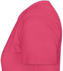 Roze t-shirt, zijaanzicht.