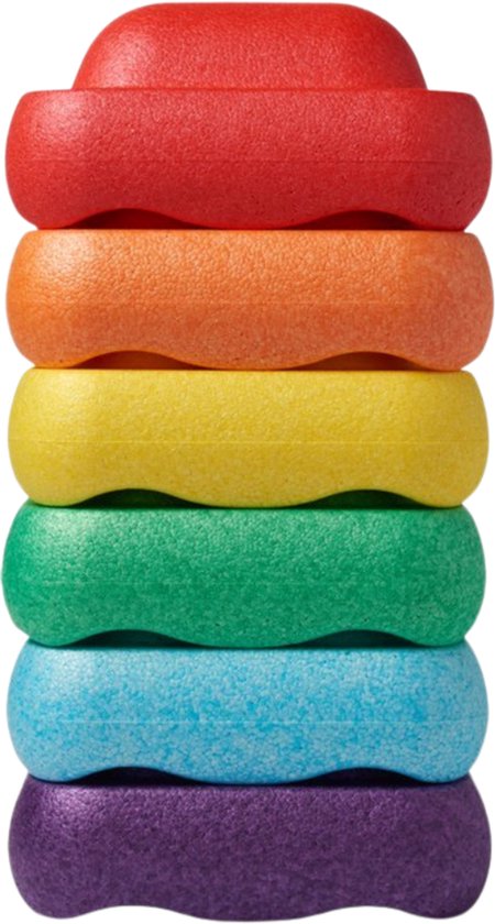 Stapelstenen in regenboogkleuren: rood, oranje, geel, groen, blauw en paars.
