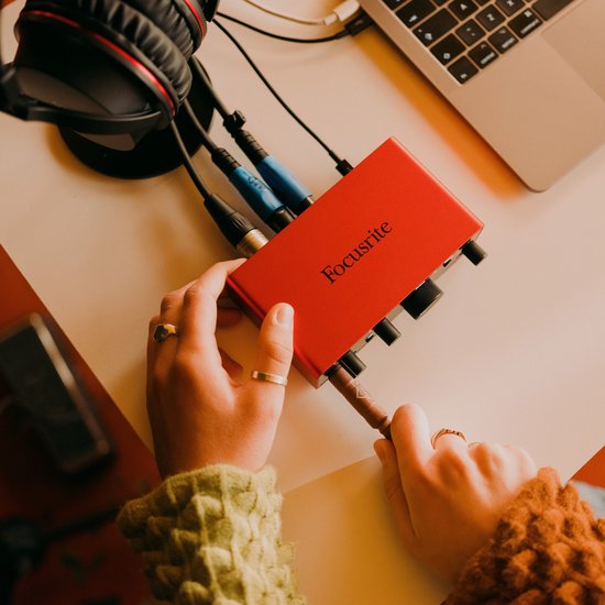 Focusrite Scarlett 4e génération Solo - Interface audio USB, 1 entrée micro / 2 sorties ligne