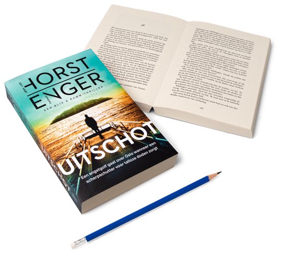 Boek 'Uitschot' van Horst Enger, met een man op een pier. Een potlood ligt ernaast.