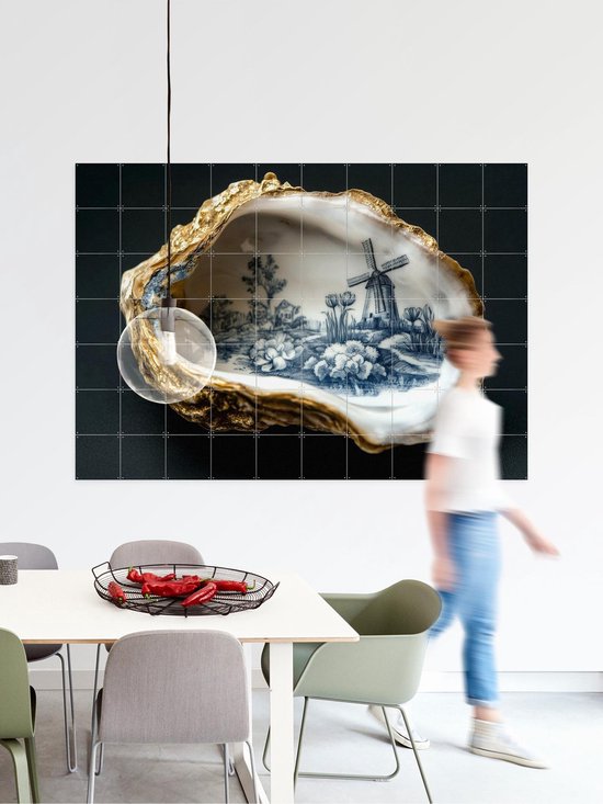 IXXI Delft Blue Oyster - Zwart, Margriet Hulsker - 140 x 100 cm - Support de suspension gratuit - Grande décoration murale et affiches - Réalisme, Classique