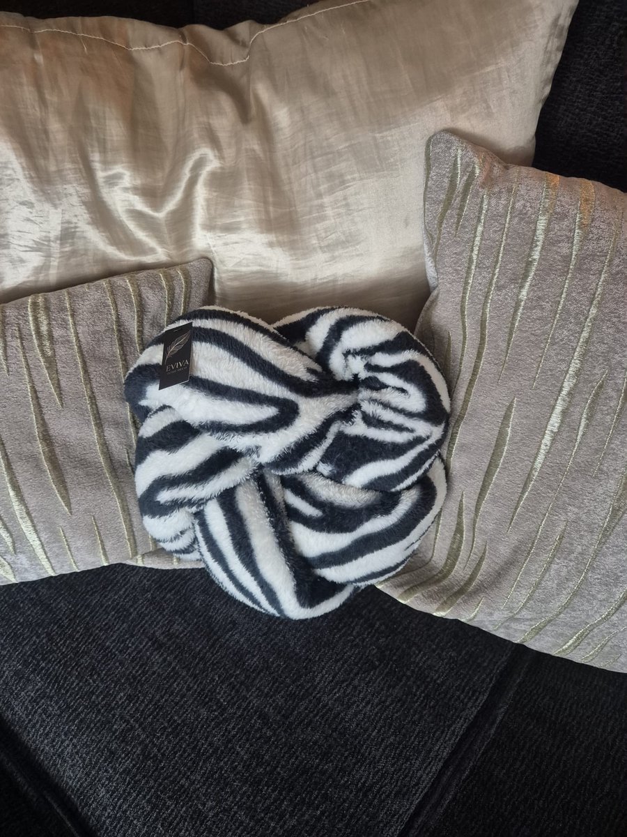 Eviva Home Deco Sierkussen - Everheart Zebra - Zwart/Wit - Dierenprint - Luxe Design