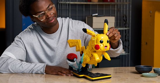 LEGO Pokémon Pikachu et Pokéball Kit de construction pour adultes et décoration intérieure - 72152