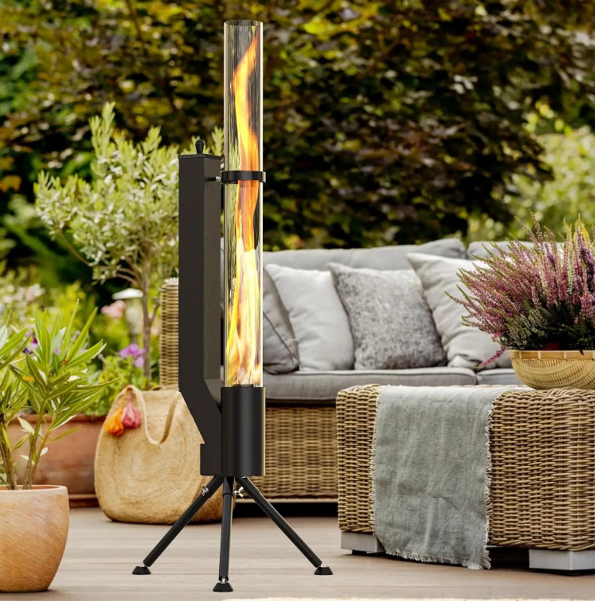 Outdoor Trend 2026 | Wolff Mount Pellet Terrasverwarmer Klein Model – Verticale Vlam, Sfeerlicht en Pellet Warmte – Compacte Pelletkachel voor Terras, Balkon en Tuin - Hoogte: 150 cm - Glasbuis 95 cm