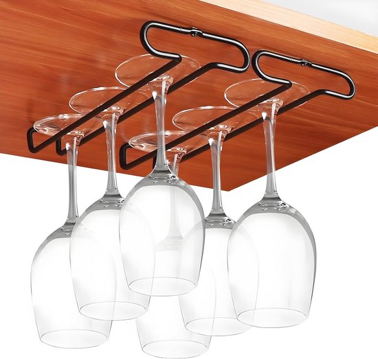 3 x wijnglazen onder kast, 3 rijen opknoping metalen glazen