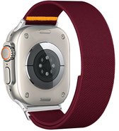 Stravo Elastisch Gevlochten Nylon Horlogebandje met Verstelgesp – Geschikt voor Apple Watch 42mm (Series 12/11/10), 41mm (Series 9/8/7), 40mm (Series 6/5/4, SE 1/2/3) – Wijnrood