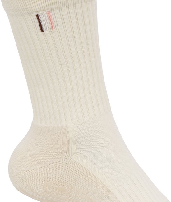 BAHE - Studio Grippy Crew Socks - Pilates Socks - Antislip Sokken - Grip Socks - Beige Coconut van Bahe — afbeelding 4