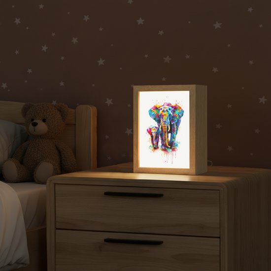 Nachtlampje 15x20 cm - Kinder lampje - Olifanten - Dieren - Verf - Kleurrijk - Tafellamp kinderkamer - Slaapkamer lamp - Bedlamp kinderen - Kinderlampje stopcontact - Wandlamp babykamer - Nachtlampjes van Merkloos — afbeelding 2