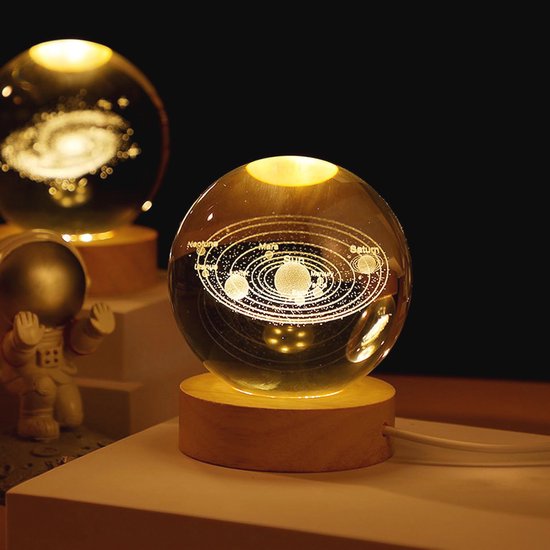 3D kristallen bol nachtlampje - Astronomie LED met houten sokkel - USB-oplaadbaar - Perfect voor kinderen, verjaardagen en feestdecoratie — afbeelding 4