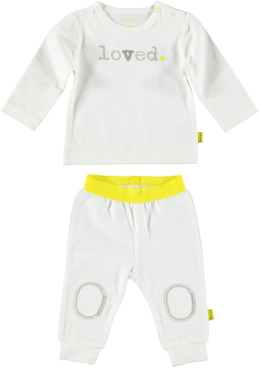 Bess - Kledingset - Wit broekje met kniestukjes - Shirt Wit LOVED - Maat 68