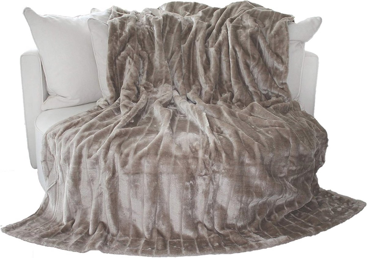 Knuffeldeken van Imitatiebont 150x200 cm - Warme en Zachte Plaid met Fleece Achterkant - Wasbaar en Ideaal voor Bank en Bed - Zwart