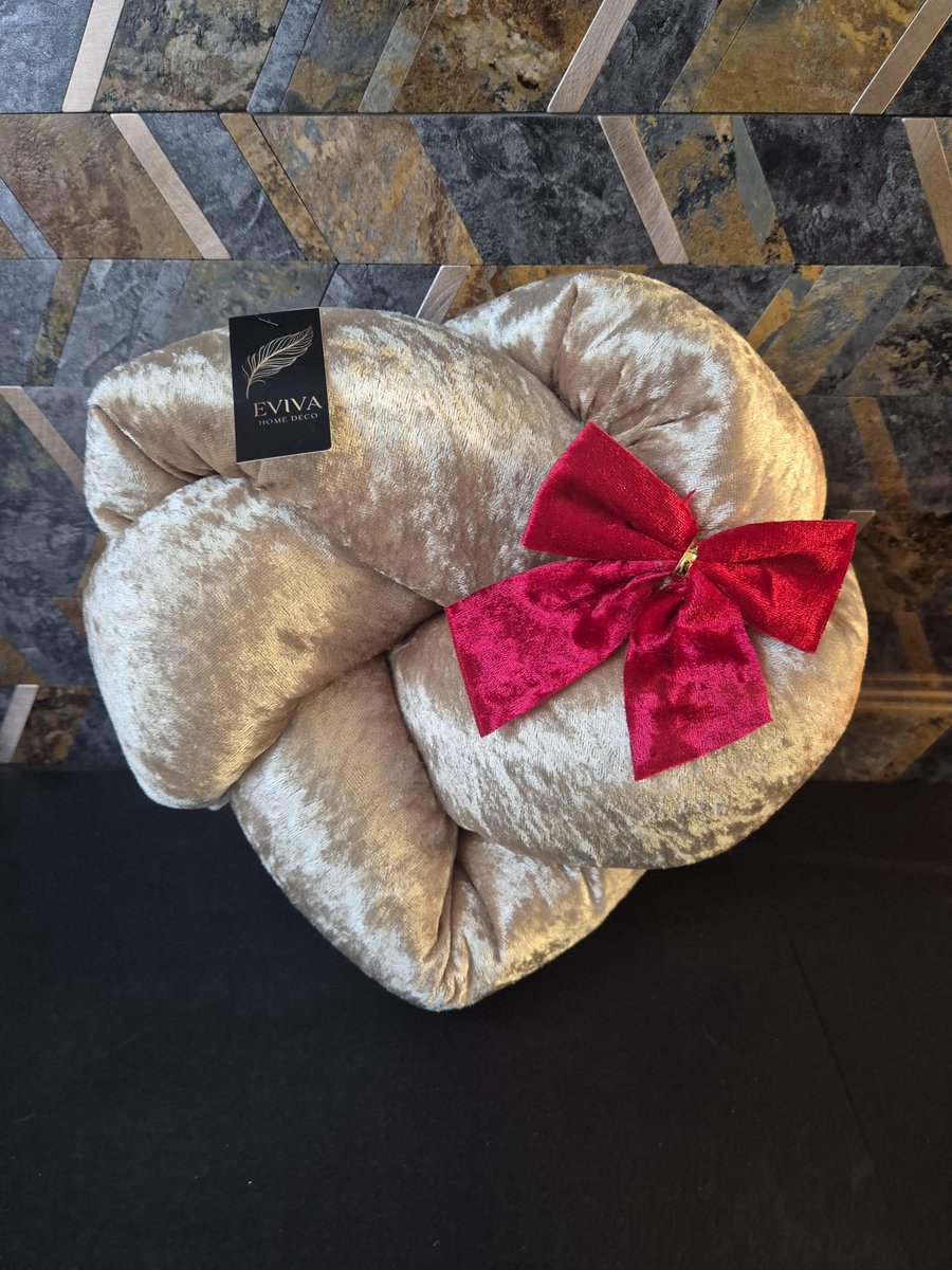 Eviva Home Deco Sierkussen 'Everheart Bowtie' - Gold - Goud - Strikvorm - Hotel Chic - Luxe Design