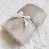 Beige Baby Dekentje 75×100 cm – Zachte Flanellen / Velvet Stof – Licht en Comfortabel – Cadeauverpakking