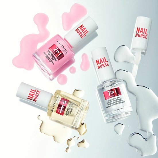 Drie flessen Rimmel London Nail Nurse nagelbehandelingen: 7-in-1, 2-in-1 versterkende basislaag, nagelriemolie. Met roze en heldere vloeistof.