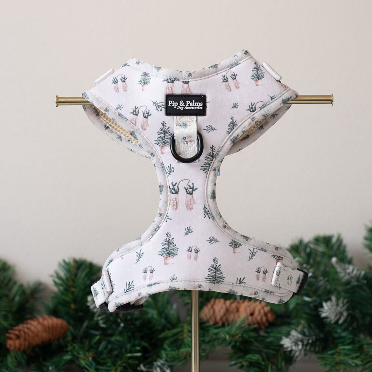 Pip & Palms - Kerst Hondenharnas White Christmas - Wit - Maat S - Hondentuig - Verstelbaar - Y Tuig Hond - Zachte Voering - voor Middelgrote honden