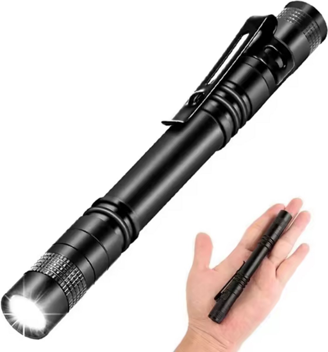 TLVX Mini LED Zaklamp Pen 650 Lumen – Sterke Militaire Aluminium Zaklamp 13cm 5W – Waterdicht – Scouting – Bos – Camping – Vakantie – Survivallen – Veiligheid – Noodpakket licht – Compact Broekzak lamp – Kleding Clip – Inclusief AAA batterijen
