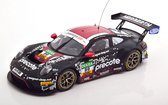 Het 1:18 Diecast-model van de Porsche 991 GT3 R Precote Herbert Motorsports Team #99 van de ADAC GT Masters Nuburgring van 2020. De coureurs waren S. Muller en R. Renauer. De fabrikant van het schaalmodel is Ixo.Dit model is alleen
