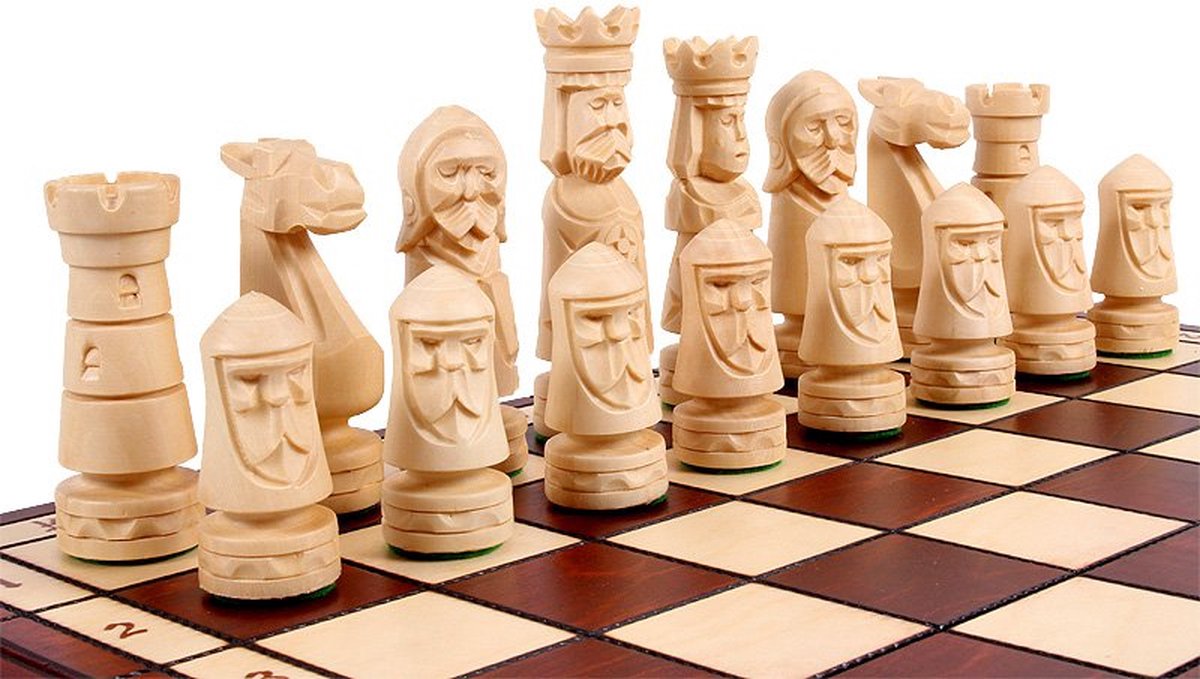 Chess the Game Luxe houten schaakbord met prachtige handgemaakte schaakstukken EYECATCHER!!