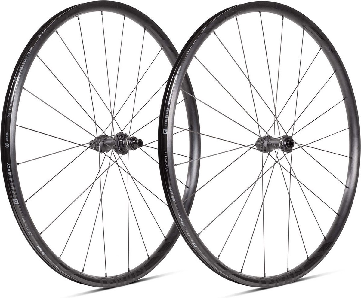 Ere Research Tenaci - GX 23 Disc Gravel - Wielset Shimano HG11 - 1640 gram - Schijfremmen - Bandbreedte van 36C-54C - Zwart