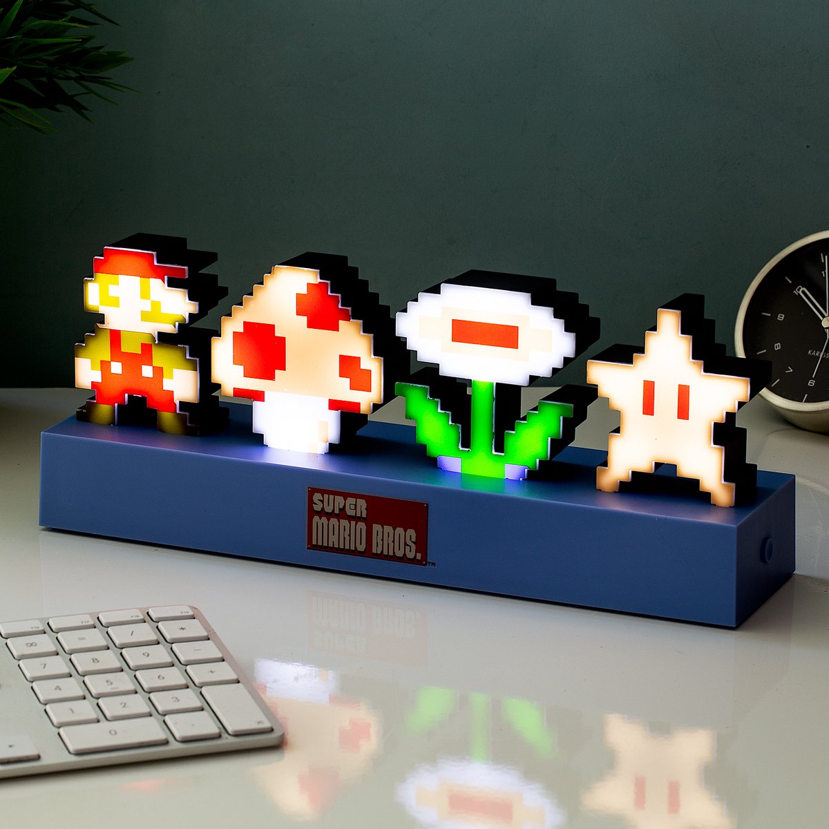Paladone Nintendo - Super Mario Bros Icons Lamp - Tafellamp - Bureaulamp - 30 cm