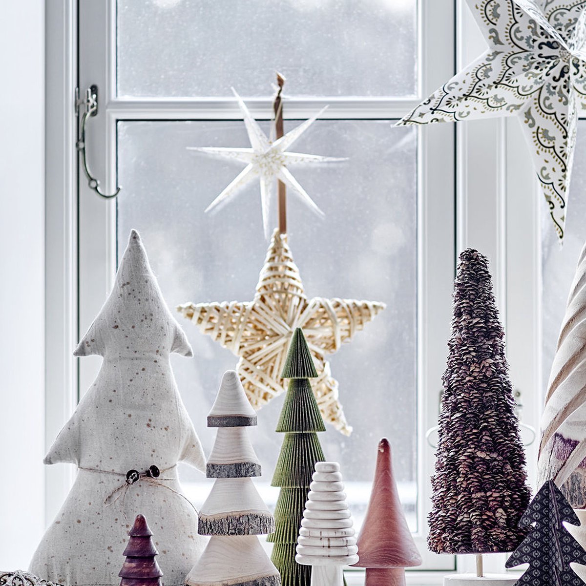 Bloomingville Hirah hanger - kerstdecoratie - D 25 cm - B 20 cm - tarwestro - met strik