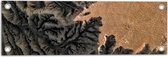 WallClassics - Tuinposter – Bovenaanzicht van Rotsen van Berg - 60x20 cm Foto op Tuinposter  (wanddecoratie voor buiten en binnen)