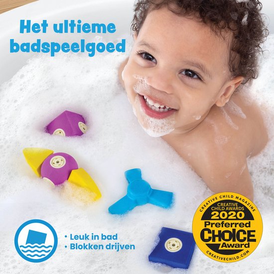 Een baby in een bad vol schuim met paarse, gele en blauwe Blockaroo-stukken. Een 'Preferred Choice Award'-sticker.