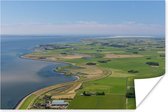 Luchtfoto van het waddeneiland Texel bij de Waddenzee Poster 90x60 cm - Foto print op Poster (wanddecoratie woonkamer / slaapkamer) / Zeeën en meren Poster / Zee en Strand