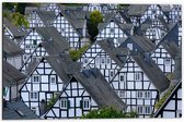 WallClassics - Dibond - Toppen van Kleine Huisjes in het Bruin-Wit - 60x40 cm Foto op Aluminium (Wanddecoratie van metaal)