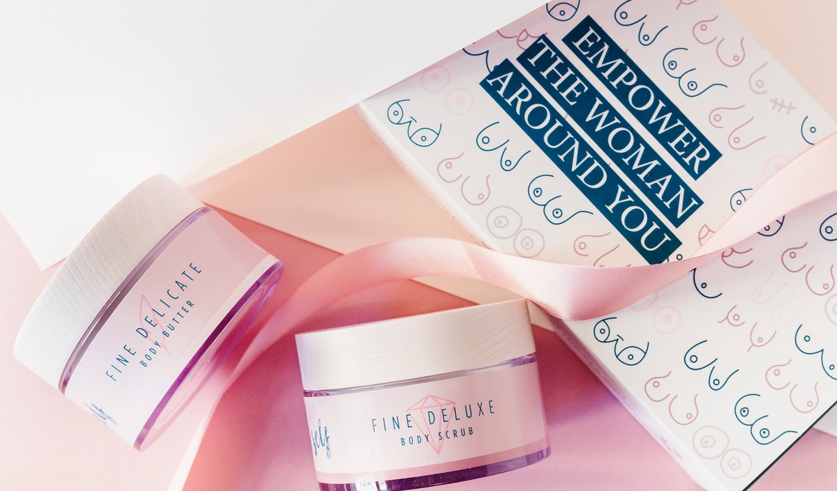 Goedkoopste Natural SELF - Empower gift box (ondersteuning kankeronderzoek) - 2x 200 ml - geschenkset - Bodybutter - Bodyscrub (badolie) - Natuurlijk - Vegan - Gevoelige huid