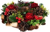 Tafelstuk / bloemstuk / kerststuk rond met 1 waxinelichtje houder met rode rozen - Bruin / groen / rood - 24 x 24 x 9 cm hoog.