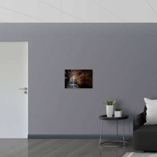 WallClassics - Poster (Matte) - Cascade dans une Grotte - 60x40 cm Photo sur Papier Poster d'aspect Mat