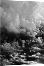WallClassics - Acrylglas - Zee van Donkere Wolken (Zwart/wit) - 80x120 cm Foto op Acrylglas (Wanddecoratie op Acrylaat)