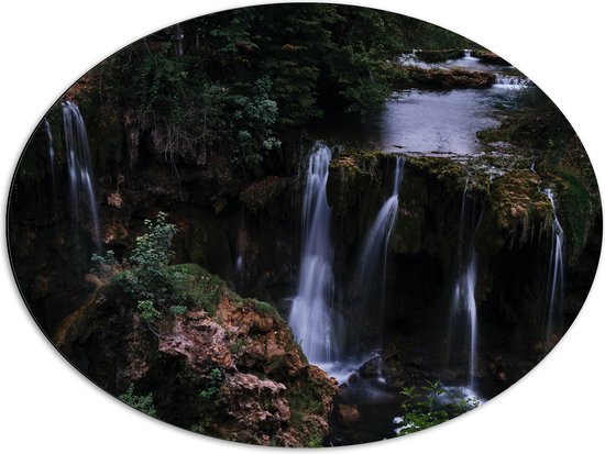 WallClassics - Dibond Ovaal - Watervallen in de Natuur - 80x60 cm Foto op Ovaal (Met Ophangsysteem)