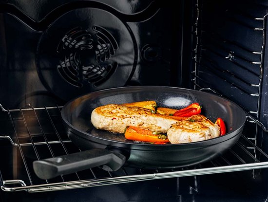 BK Easy Induction Koekenpannenset 2-delig - 24/28cm - PFAS-vrije antikleeflaag - Pannenset inductie - Keramische pan - Ovenbestendig 160°C - Koudgrepen - Zwart