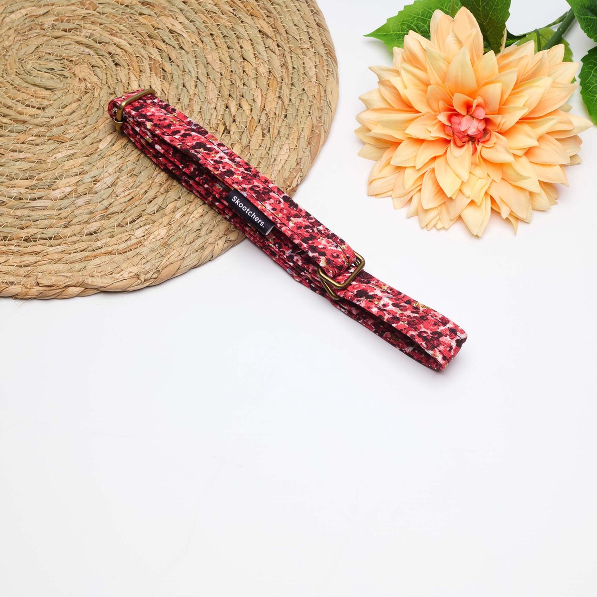 Honden wurgriem Red Flowes maat M