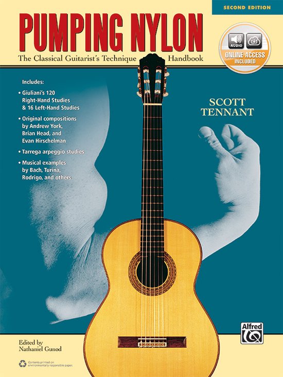 Couverture du livre "Pumping Nylon" avec une guitare classique et un bras fléchi en arrière-plan. Inclut "AUDIO ONLINE ACCESS INCLUDED".