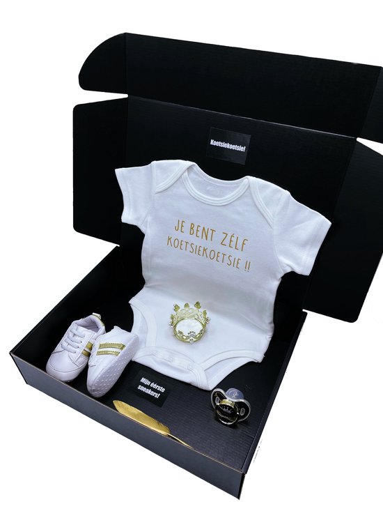 Kraamcadeau - koetsiekoetsie - romper - baby sneakers - speen - rechtstreeks versturen mogelijk van Koetsiekoetsie — afbeelding 4