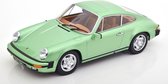 De 1:18 Diecast modelauto van de Porsche 911 SC Coupe van 1978 in Lichtgroen Metallic. De fabrikant van het schaalmodel is KK Scale.Dit model is alleen online beschikbaar.