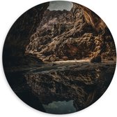 WallClassics - Dibond Muurcirkel - Grot Spiegelend in Water - 60x60 cm Foto op Aluminium Muurcirkel (met ophangsysteem)