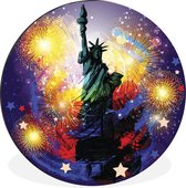 WallCircle - Wandcirkel - Muurcirkel - Een illustratie van het Vrijheidsbeeld van New York bij nacht - Aluminium - Dibond - ⌀ 90 cm - Binnen en Buiten